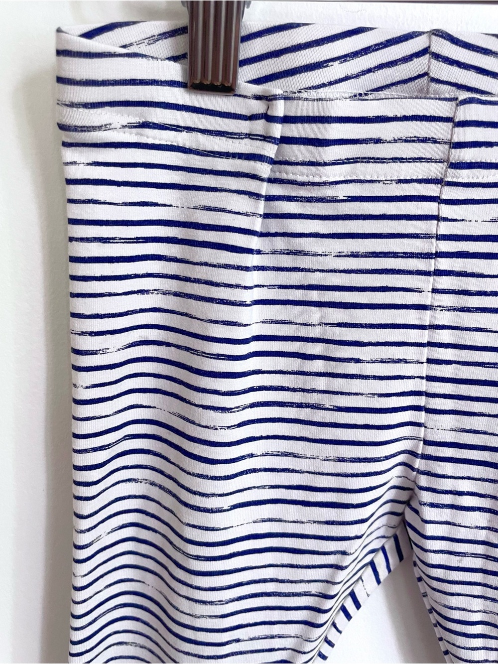 5/$20💥Pintucked Capri Cropped Leggings / Bicycle Shorts, White Navy Stripe